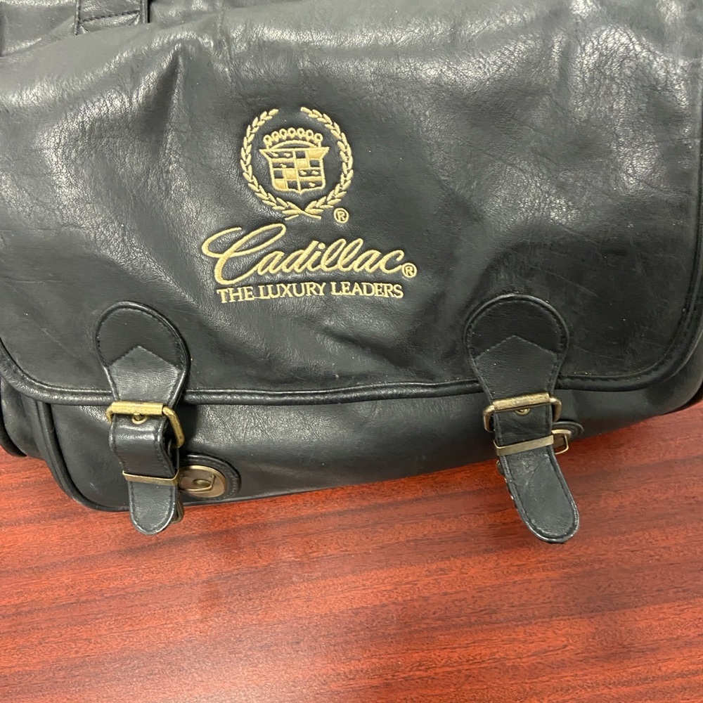 Vintage Cadillac The Luxury Leaders Black Leather Duffel Bag - Picture 8 of 10